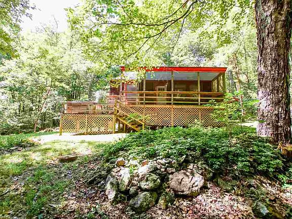 2nd image of 285 Dogwood Dr