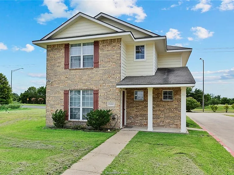 4001 Southern Trace Ct — Photo 2