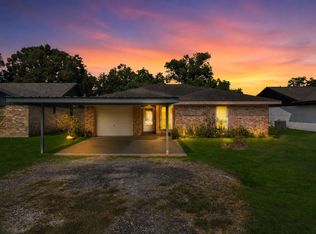 1438 W Palm Dr, Winnie, TX 77665