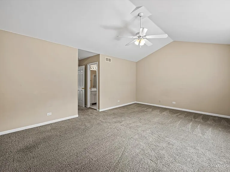 1058 E Danbury Dr — Photo 22