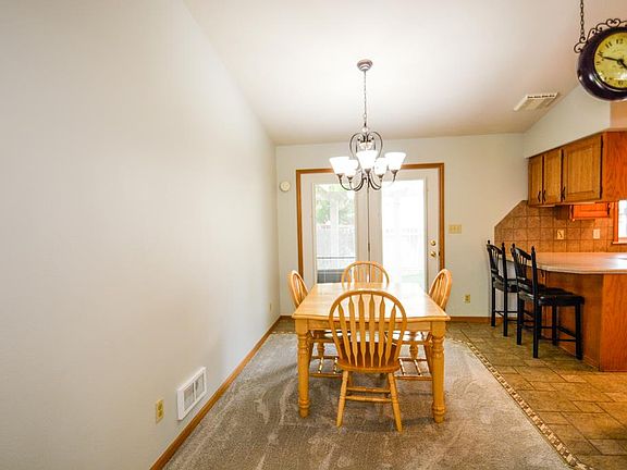 5th image of 1313 Pebblecreek Ct