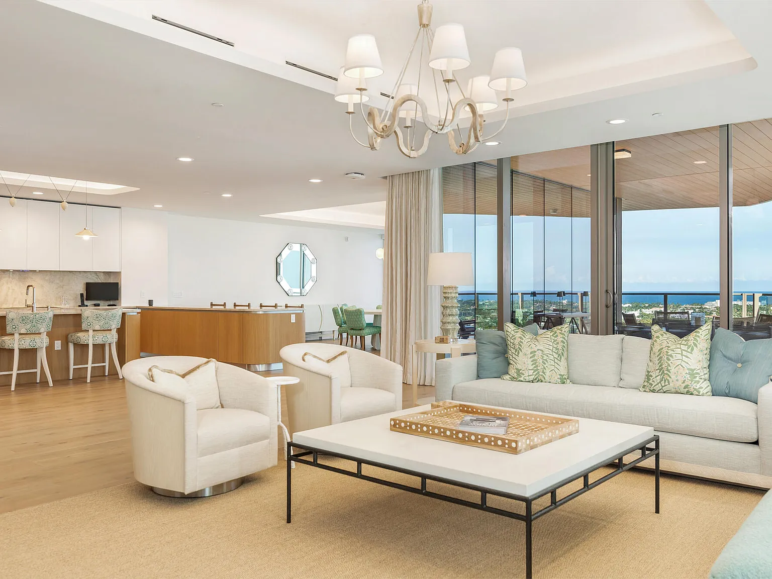 4 bed, 4.5 bath, 4436 sqft, $95,000 — Photo 4
