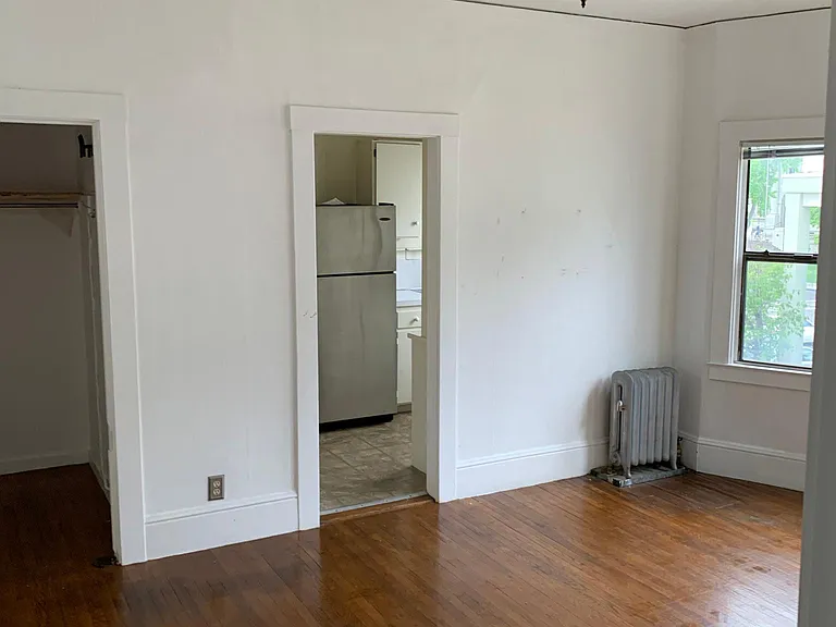 1907 Center St #11 — Photo 6
