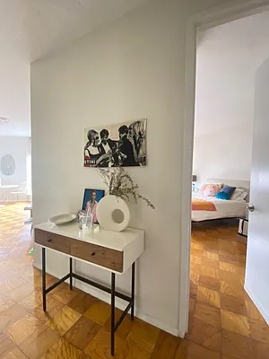 Rented by Bond New York | media 15