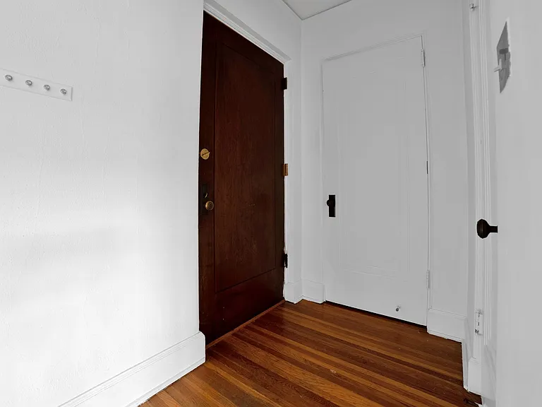 610 Summit Avenue — Photo 22