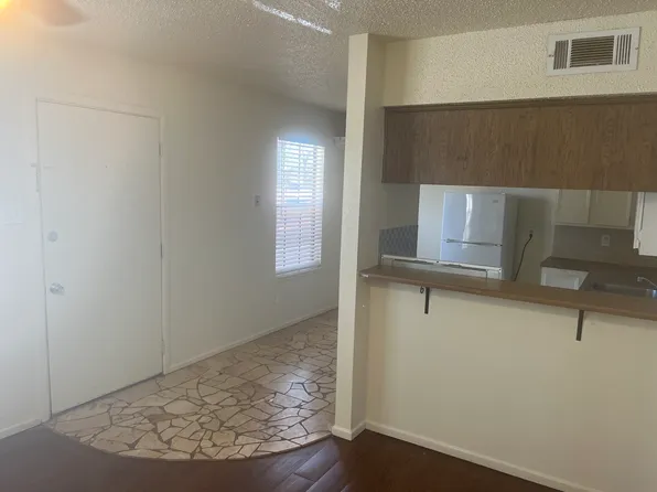 2506 20th St APT 2, Lubbock, TX 79410