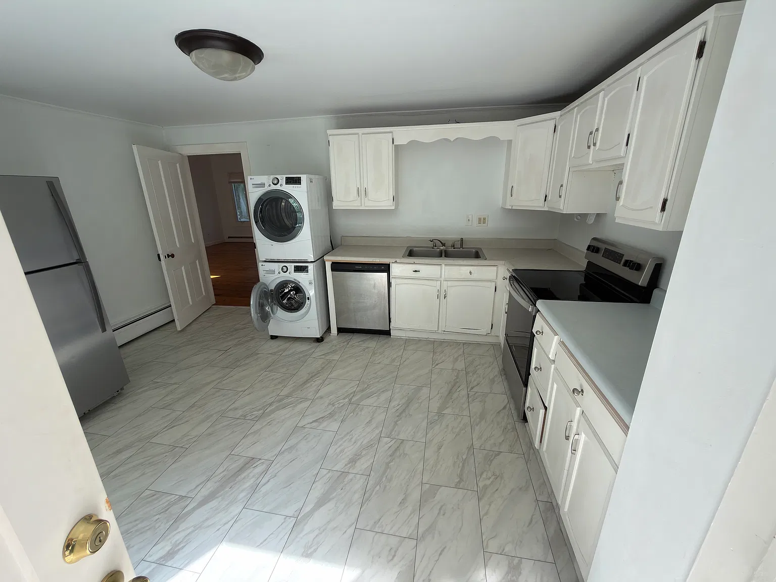 1 bed, 1200 sqft, $1,950 — Photo 2
