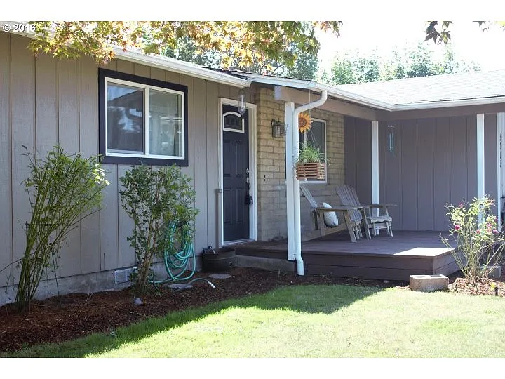 5213 D St photo 1