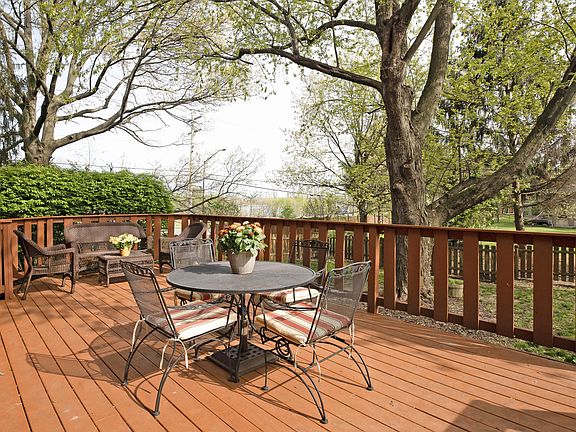 4th image of 1229 Hooverview Dr