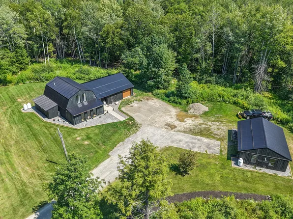 36 Cedar Lane, Plymouth, ME 04969