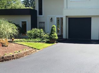 17815 NE 125th St, Redmond, WA 98052