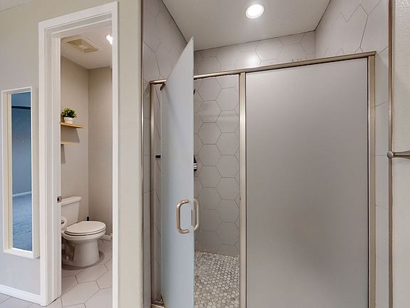 5th image of 770 Aurora Vale Pl