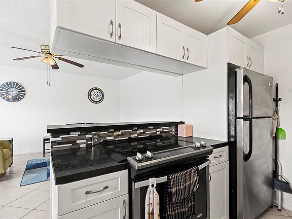 3rd image of 2106 Newport U #2106