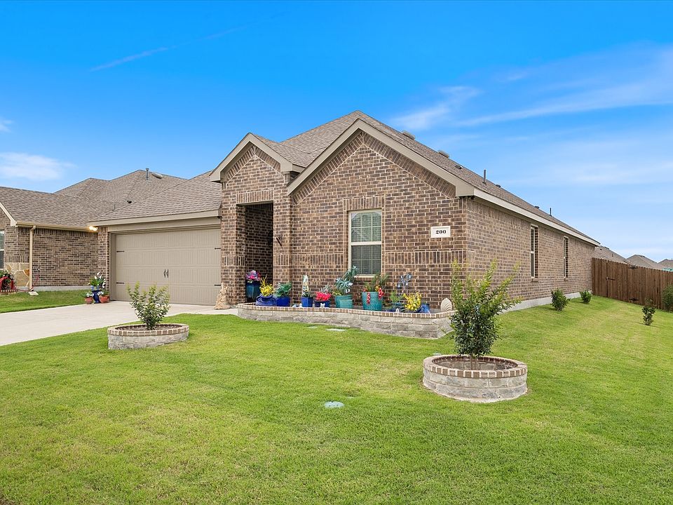 1st image of 200 Calico Ln
