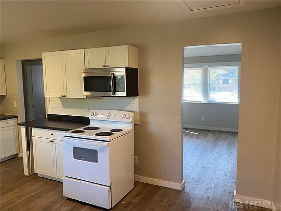 3rd image of 4703 Woodlake Dr