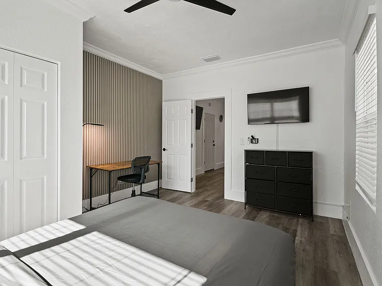 806 E Chelsea St #3A — Photo 11