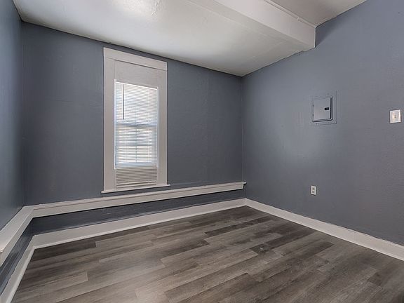 4th image of 3511 Pershing Dr Unit 2