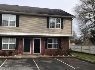 71 Point Place Dr, Cartersville, GA 30120
