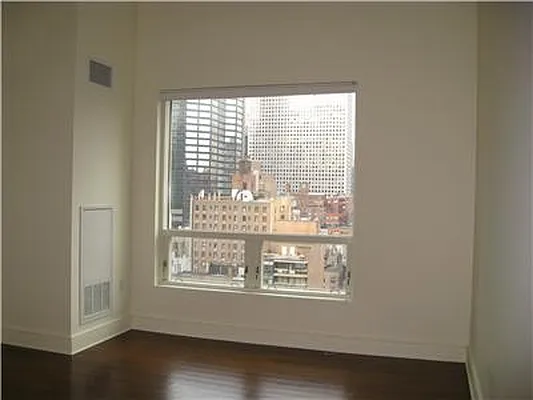 Rented by RELO REDAC INC. | media 19
