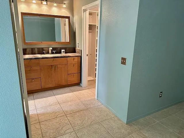 5018 Charter Rd — Photo 6