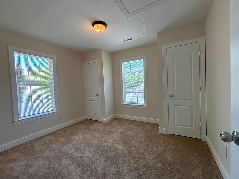4401 Stephen Oaks Way — Photo 14