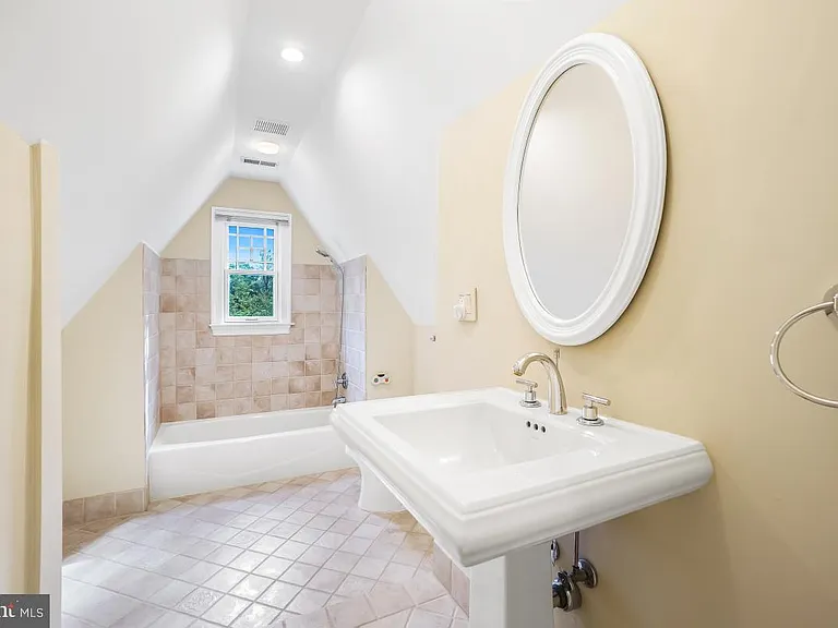 4900 Indian Ln NW — Photo 38