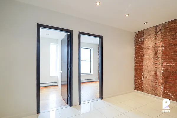 Rented by REZI | media 15