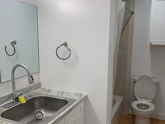 2nd image of 1536 Lincoln Way APT 104