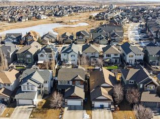 208 W Cimarron Dr, Okotoks, AB T1S0A7