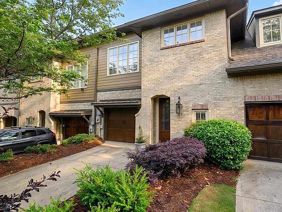 3rd image of 1004 Townes Ct