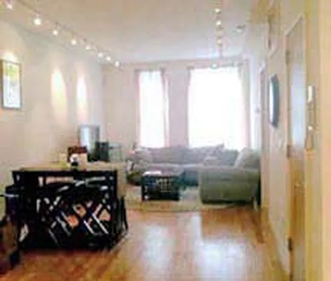 Rented by R New York | media 10