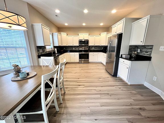 4th image of 246 Wood House Dr