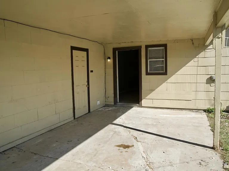 211 Westoak Rd #2 — Photo 13