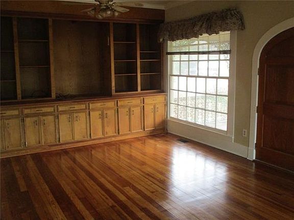 5th image of 207 Jackson Ave