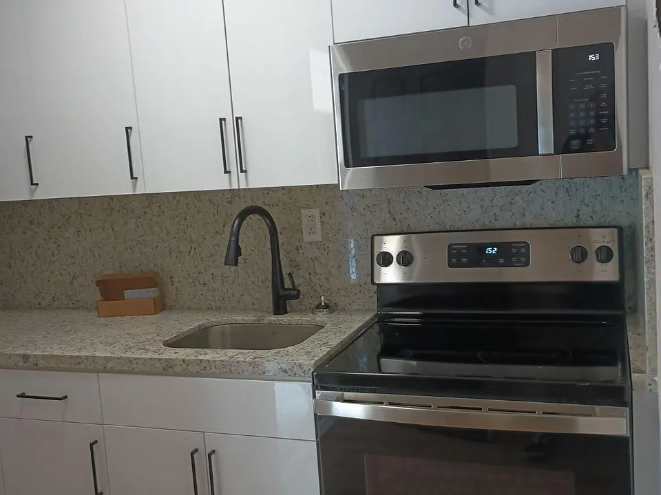 1484 NW 15th Ave #5