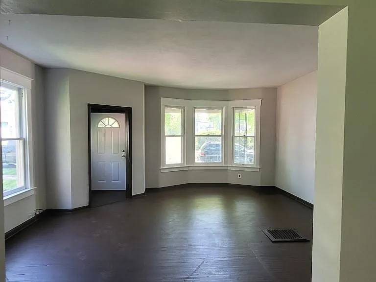752 Euclid Ave — Photo 6