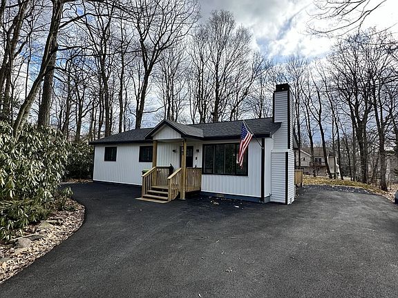 3rd image of 111 Dorchester Dr