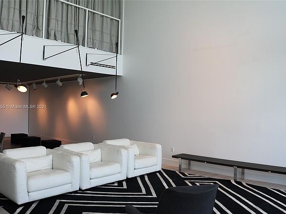 3rd image of 1040 Biscayne Blvd APT 2802
