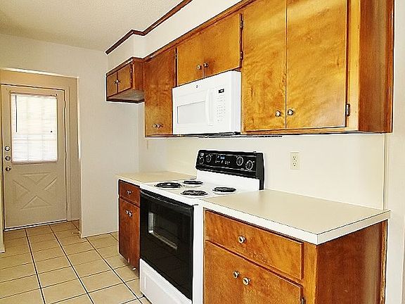 5th image of 1002 Lynn St APT B