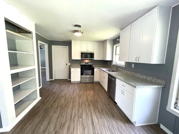 21 County Road 2440, Hull, TX 77564
