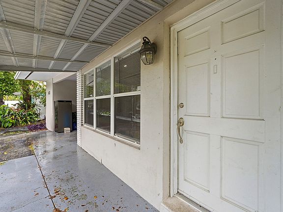 3rd image of 1431 NE 32nd Street