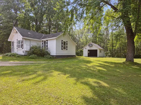 W6279 Lake Dr, Shawano, WI 54166