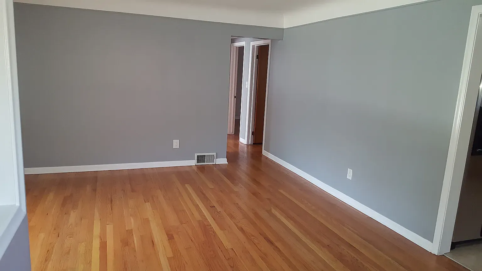 3 bed, 1064 sqft, $2,100 — Photo 3