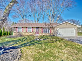 9 Sunridge Dr, Rochester, NY 14624