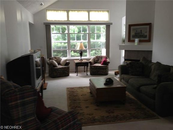 2nd image of 164 Vista Ct #7B