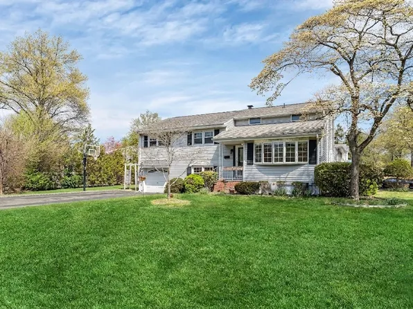 542 Nagle St, Ridgewood, NJ 07450