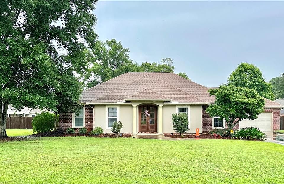 1st image of 18147 Laura Lee Dr