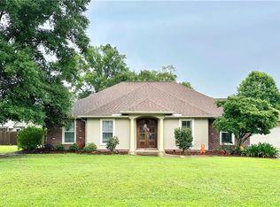 18147 Laura Lee Dr, Ponchatoula, LA 70454