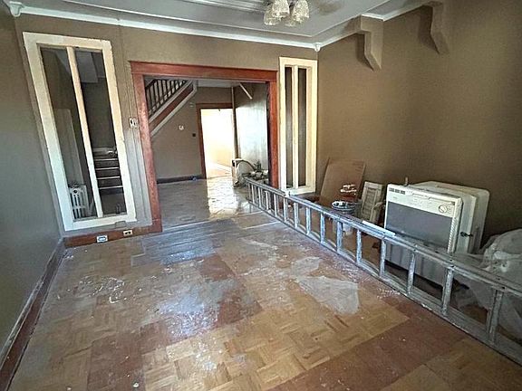 3rd image of 2737 Wilkens Ave