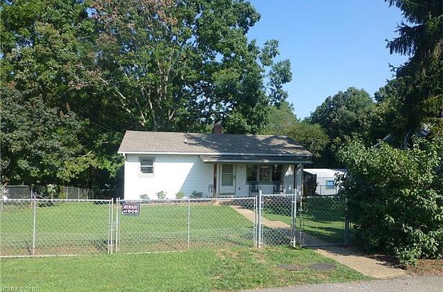 1st image of 9 Cypress Dr